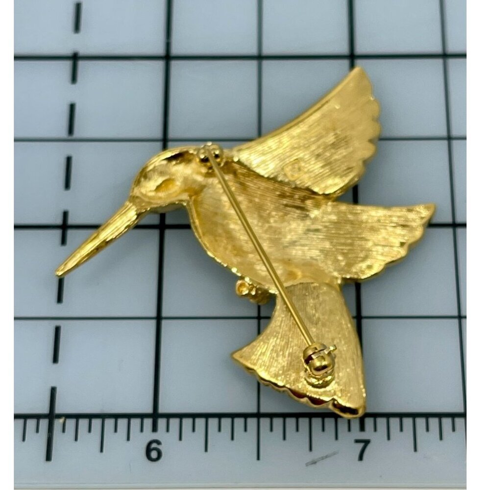Avon Gold Tone Hummingbird Bird Brooch Pin Red Rhinestone Eye Textured Wings - Picture 4 of 4